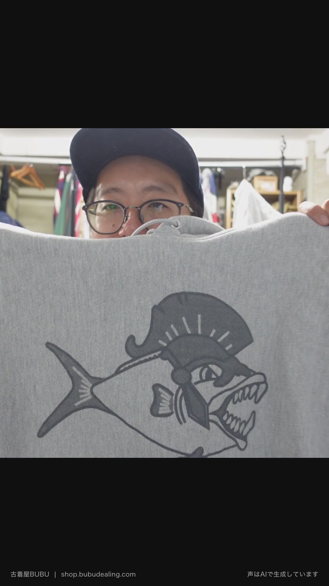 00's Champion プレミアムリバースウィーブ 兜をかぶった魚 グレー パーカー L 紹介ショート動画（AIナレーション）